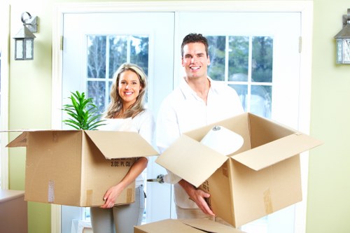 Local moving service quotation and moving day preparation